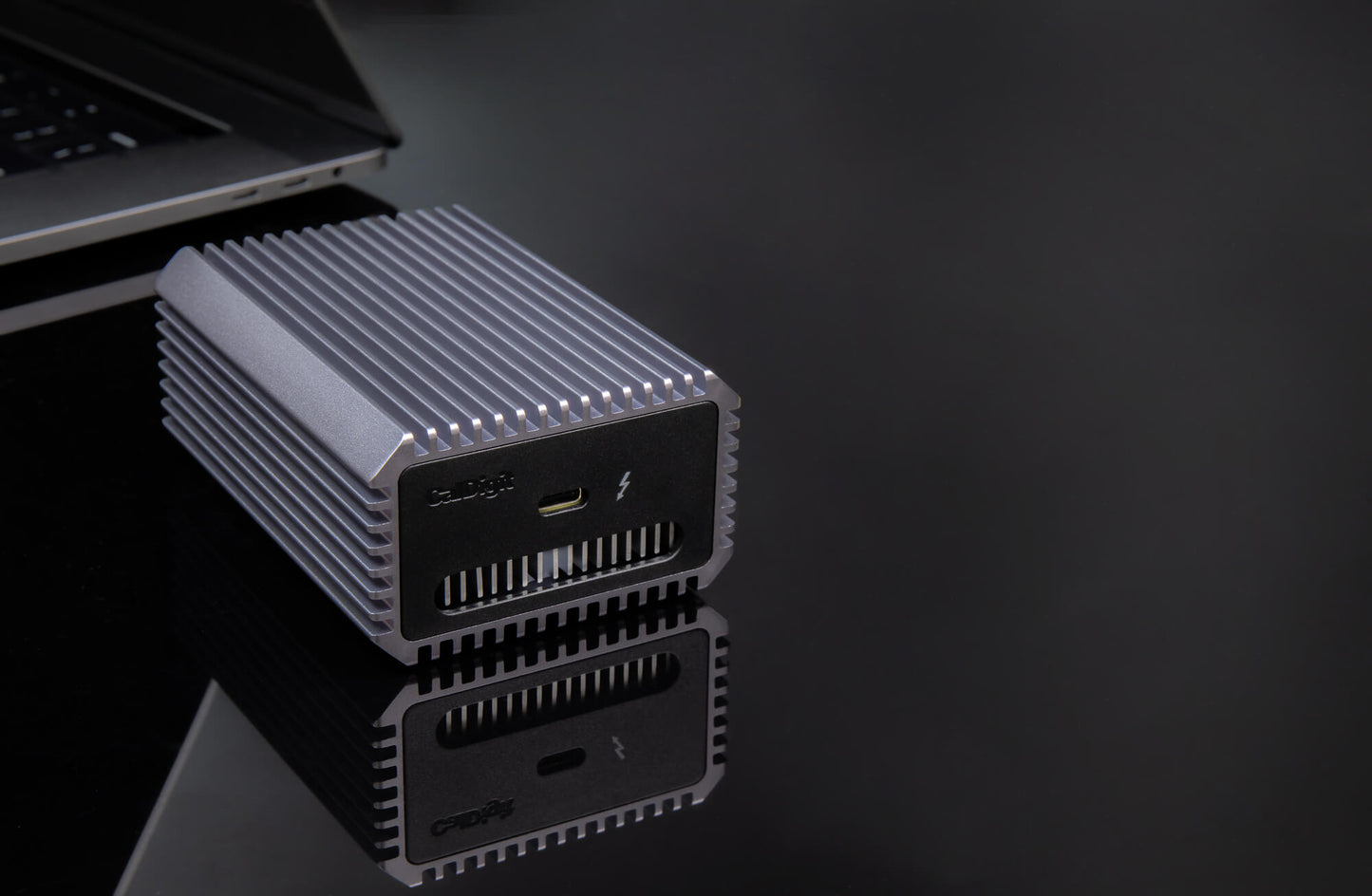 Connect 10G next to a laptop